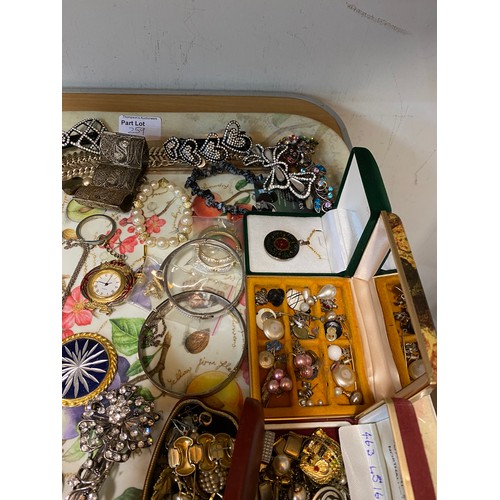 259 - 2 good trays of jewellery inc. costume & silver