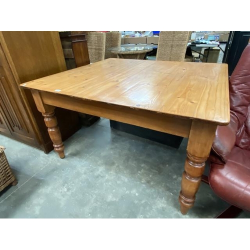 174 - Victorian pine kitchen table 75H 130W 120D