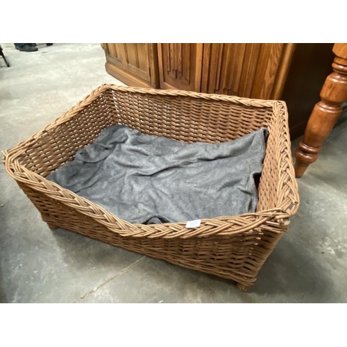 176 - Wicker dog basket 36H 80W 62D