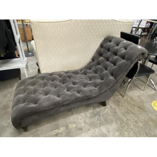 182 - Grey velvet button back day bed 88H 66W 165D