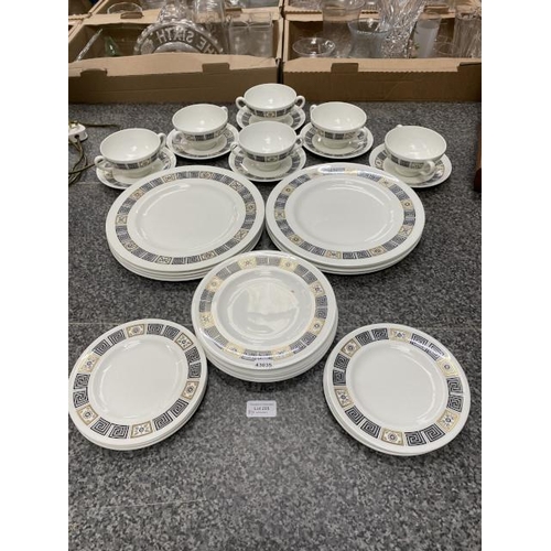 205 - 32 pieces of Wedgwood 'Asia' tableware's