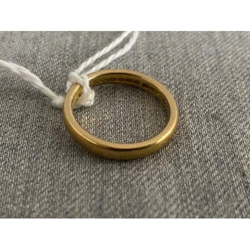 282 - 22ct gold wedding band/ring (size N, 5.4g)