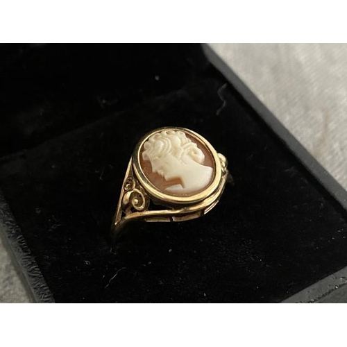 301 - 9ct gold Cameo ring (size R, 2.4g)