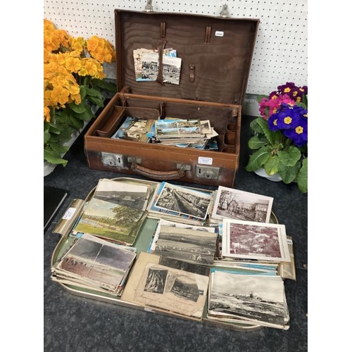 417 - Vintage Scottish travel case containing large collection of mixed postcards