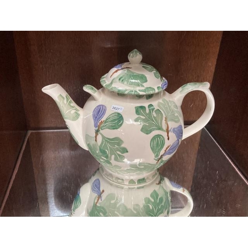 445 - Emma Bridgewater one gallon fig pattern teapot