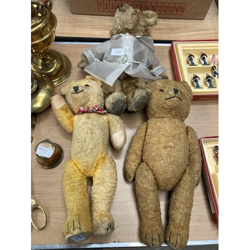 533 - 3 vintage teddy bears