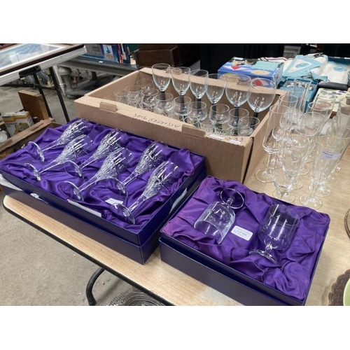 549 - 6 boxed Edinburgh Crystal wine glasses, 6 green, 6 blue & 4 amber beehive stemmed glasses etc