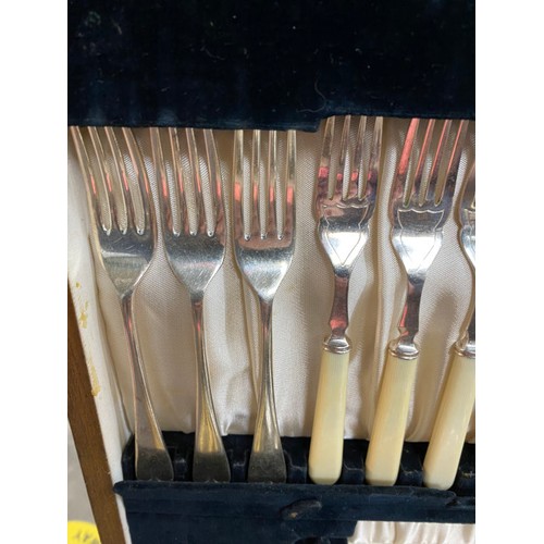 232 - 58 piece canteen of cutlery