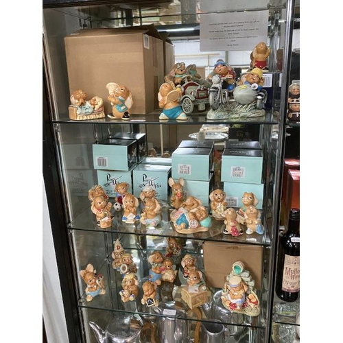 330 - 3 shelves of Pendelfin figurines including Harley n’Davey 3000768, Dasher 2061917, Forty Winks 20283... 