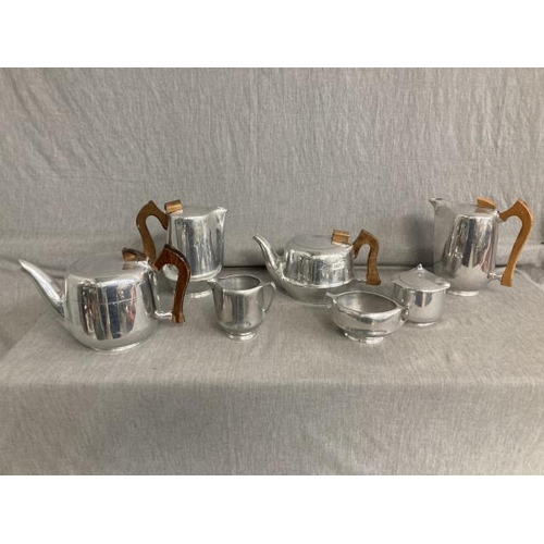 331 - 7 pieces of Mid Century Picquot Ware