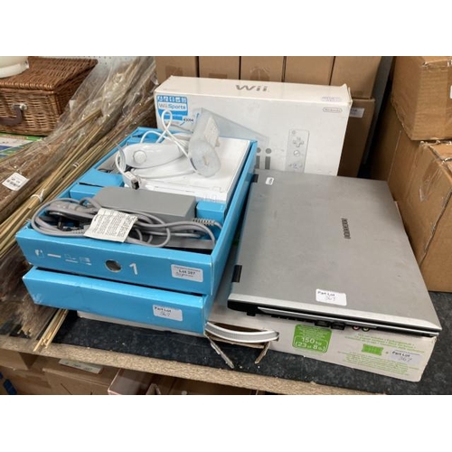 367 - Samsung NP-R40 laptop, Boxed Nintendo WII console, controllers, WII fit etc. (Sold as seen)