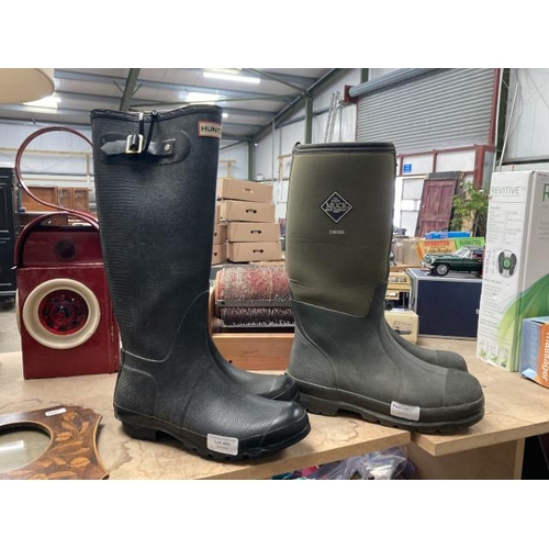 450 - Pair of Hunter wellington boots size 7 & pair of The Original Muck Boot Company size 8