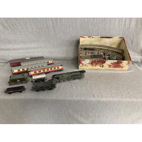 476 - Box of playworn railway items including Hornby Dublo Locomotive and tender The Duchess of Montrose B... 