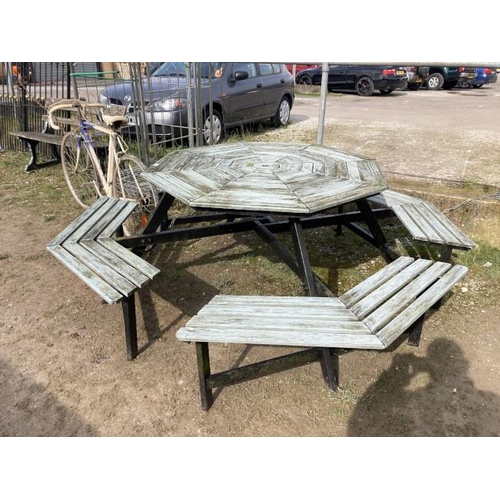 531 - Octagonal wooden picnic table 73H 215cm diameter