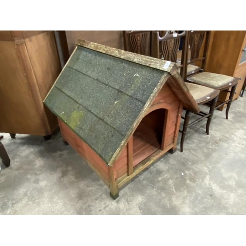 112 - Wooden dog kennel 82H 77W 88D