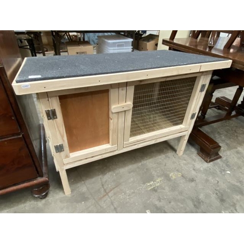 147 - Rabbit hutch (new) 76H 105W 59D