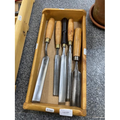 221 - 5 wood turning chisels inc. W. Marples & Sons