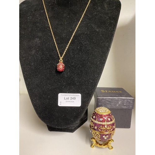 249 - Stauer 'Rozalina' egg and necklace (with box) chain length 65cm