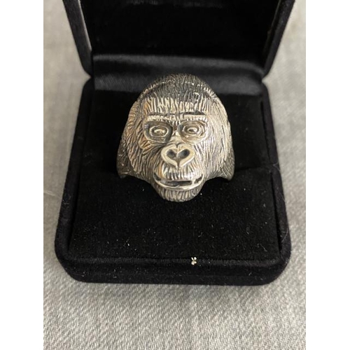 278 - Silver gorilla thumb ring (size Z+3)