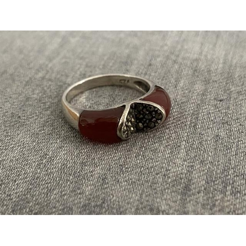 287 - 925 silver and Carnelian ring (size N)