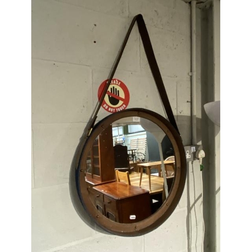 110 - Contemporary porthole style mirror 53cm diameter