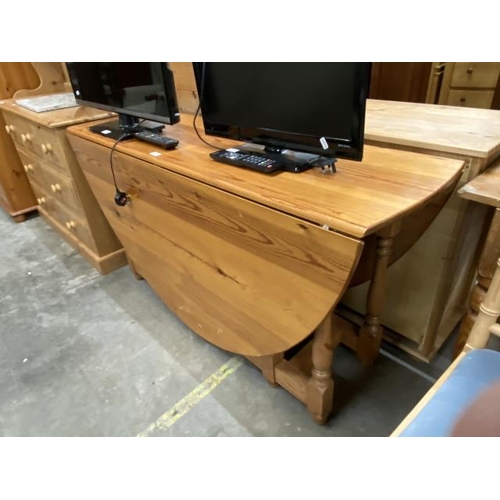 161 - Pine gate leg table 77H 145W 47-185W