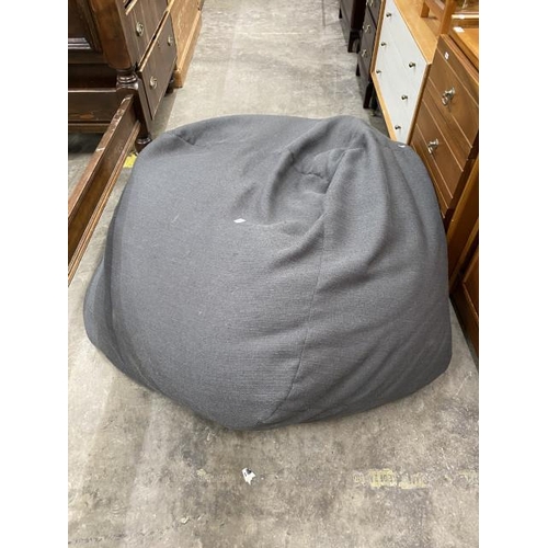 215 - www.greatbeanbags.com grey beanbag