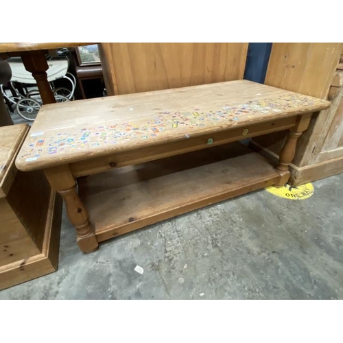 219 - Pine coffee table 50H 121W 60D