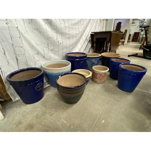 222 - 10 ceramic planters in various sizes