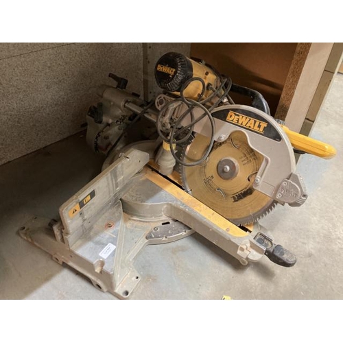 557 - DeWalt DW718XPS compound slide mitre saw