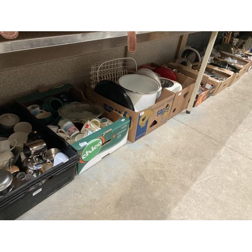 558 - 11 mixed boxes of kitchen wares inc. cutlery, stainless steel wares, pressure cooker, enamel lidded ... 