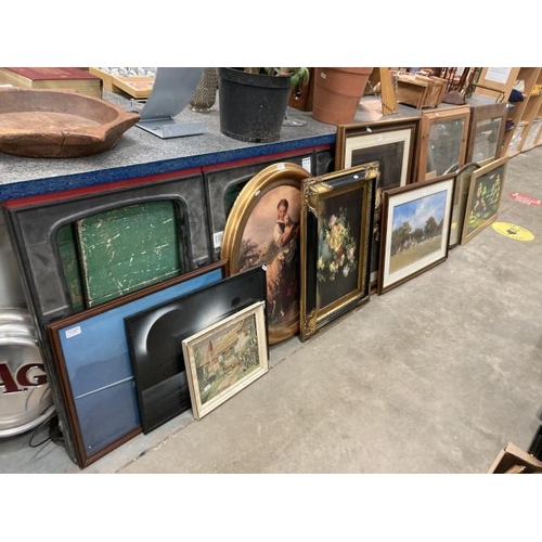 559 - Assorted framed mirrors and pictures including oleographs etc