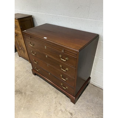 85 - Mahogany Batchelors chest 83H 89W 45D