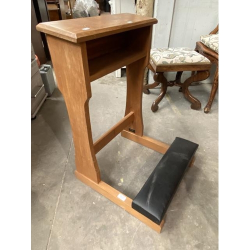 170 - Ormsby of Scarisbrick oak Prie Dieu with kneeler 74H 51W 51D