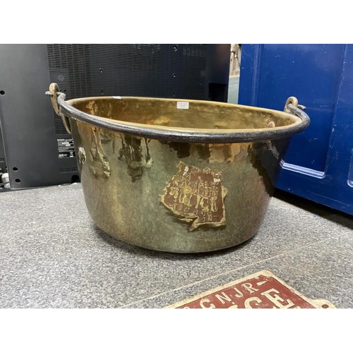 261 - Large Victorian brass preserve pan (54cm diameter/ 26 deep)