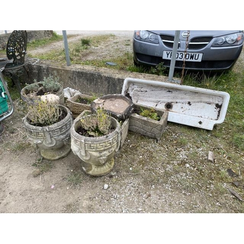 590 - Assorted garden planters etc