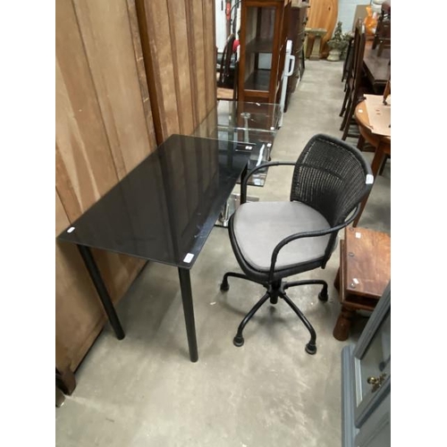 142 - Contemporary black tempered glass office desk 71H 100W 52D and an office chair