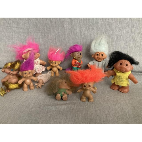 414 - 10 vintage Trolls inc. 1990's Troll on skateboard