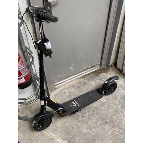 42 - KUGOO S1 PRO electric scooter with charger (max speed 30km/h)