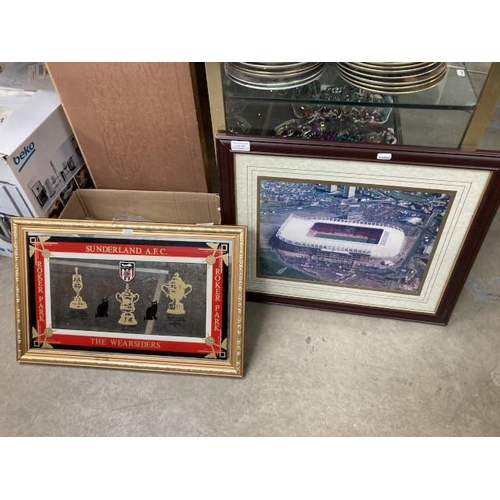 539 - Gilt framed Sunderland A.F.C. The Wearsiders mirror 36x57cm & framed aerial photograph of their foot... 