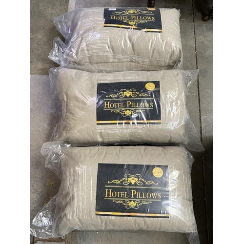 58 - 3 pairs of hotel pillows (new)