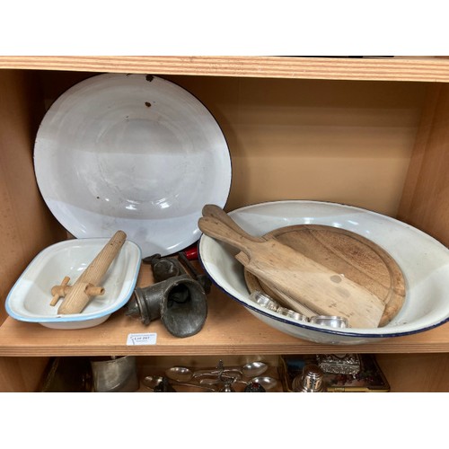 297 - 4 shelves of vintage kitchen wares, metal wares etc., inc. butter pats, mincer, enamel teapot, hipfl... 