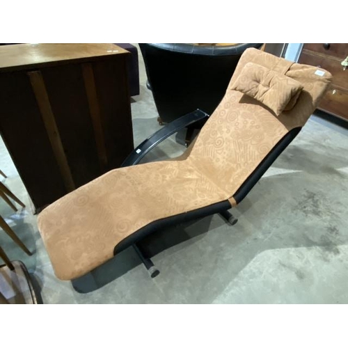 32 - 1980's design lounge chair, chaise longue, model Flexa by Adriano Piazzesi for Italian company Arket... 