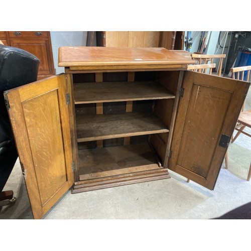 36 - Victorian oak 2 door cupboard with shelves to the interior 90H 78W 44D