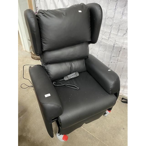 58 - MODULO CARE RISER RECLINER CHAIR (colourway - Black)  Purchased in 2022.     
Adjustable Seat width ... 