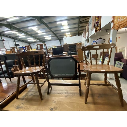 26 - Edwardian oak dressing table mirror 63H 59W 19D & 2 oak kitchen chairs