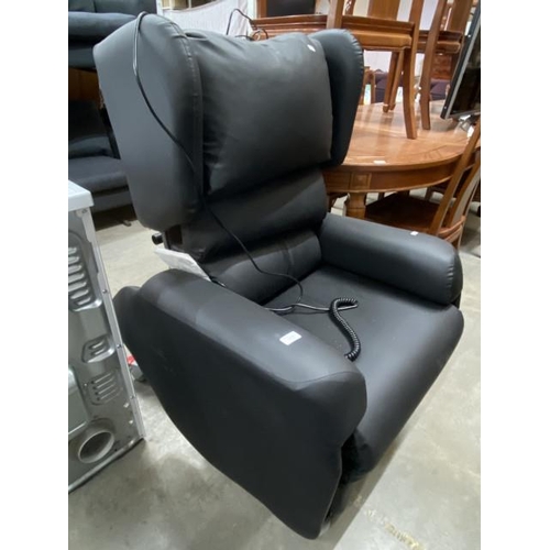 58 - MODULO CARE RISER RECLINER CHAIR (colourway - Black)  Purchased in 2022.     
Adjustable Seat width ... 