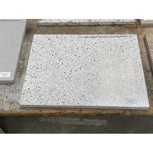 71 - Silestone quartz chopping board 400 x 300mm