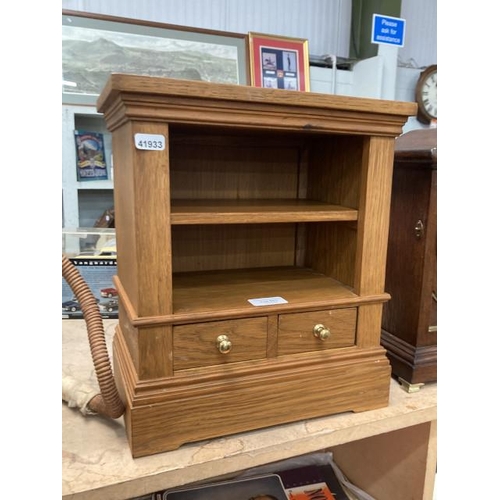 551 - Oak apprentice cabinet  34H 30W 19D