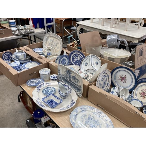 592 - Collection of mainly blue and white china including Booth's Lowestoft Border, Booth's Netherlands, S... 